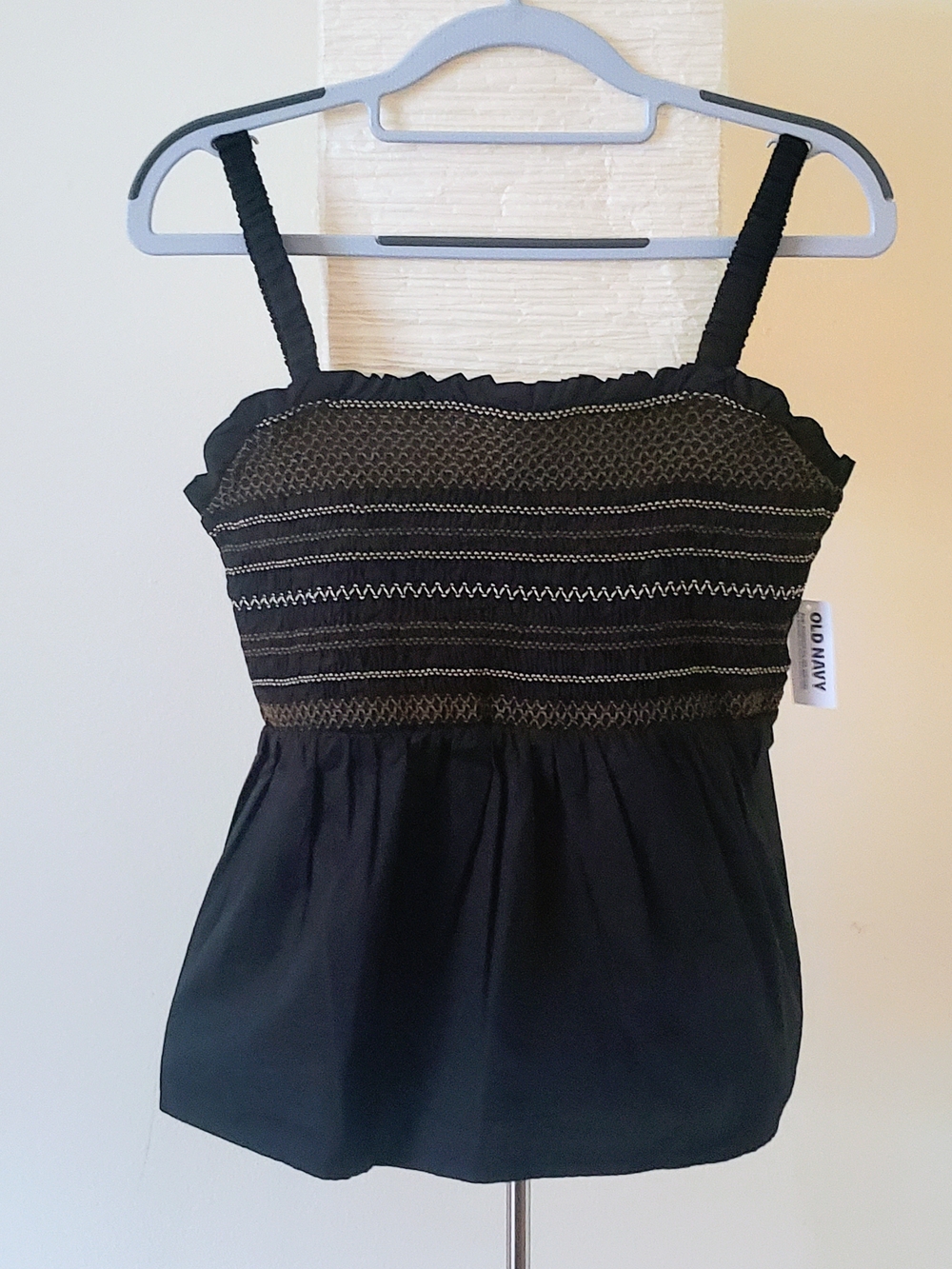 Old Navy Black Smocked Strap Tank Top Ruffle Trim Casual Cotton M NWT